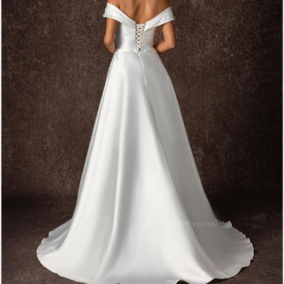 Wedding Gown - Picture 1 of 3